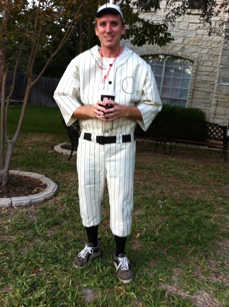 2011/10(Oct)/Women of Faith Conference in St.Paul/Halloween Fun/800x600_2011-10-31-Halloween Ian Sydney-09.jpg